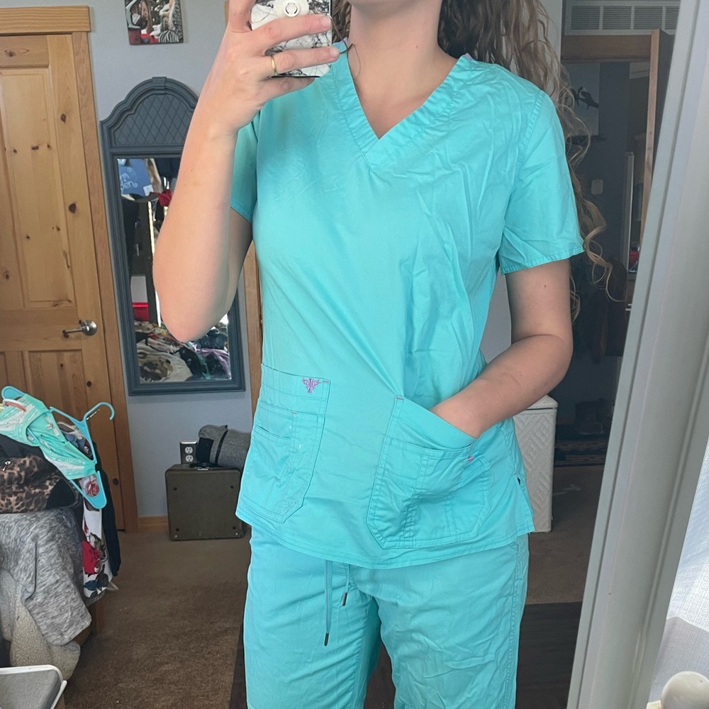 Med Couture E-Z Flex Blue Scrub Top